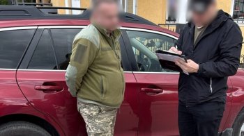 На Львівщині майора ТЦК затримали за вимагання хабаря у військового