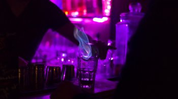 Власницю бару на Львівщині оштрафували за перебування дитини в закладі уночі