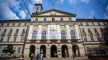 У Львові покажуть 3D-мапінг на фасаді Ратуші: вимкнуть світло, призупинять трамваї