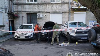 Вимагачі підірвали автомобіль підприємця та підірвали гранату поруч з нічним клубом, яким частково володіє його родина, фото поліції