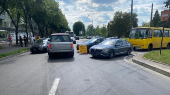 На Городоцькій у Львові внаслідок ДТП травмувався 18-річний велосипедист