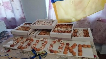 На Львівщині господині випекли для військових 1000 кілограмів печива