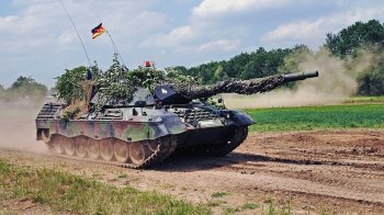Німеччина пообіцяла Україні більше танків Leopard 1