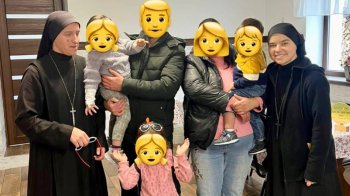 Усиновлені діти