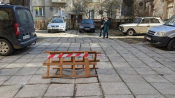 У центрі Львова утворилося провалля: містяни просять усунути проблему