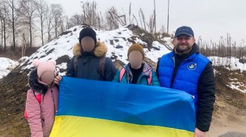 Україна продовжує повертати дітей, яких викрали росіяни, фото Дмитра Лубінця