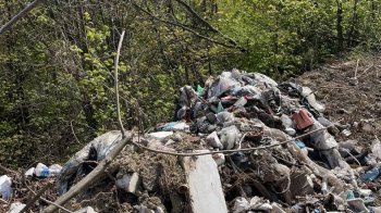 У парку Кортумова гора виявили купи сміття з кладовища (фото)