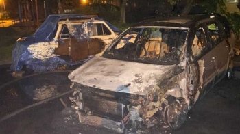 Ледь не згоріла парковка: на Виговського у Львові зайнялась автівка
