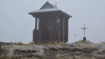 У Карпатах випав перший сніг (відео)