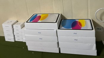 У Шегинях серед вживаного одягу виявили техніку Apple на 400 тис. грн