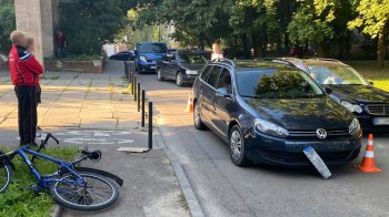 У Львові минулої доби у ДТП потрапили велосипедист та скутерист