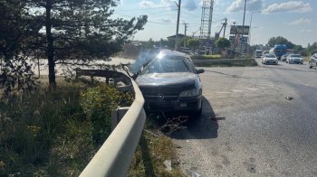 У селі поблизу Львова зіткнулися легковик з фурою і постраждали двоє дітей