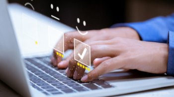 Як вплинули удари по енергетичній інфраструктури на наміри українок залишити країну: результати опитування