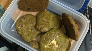 Поляк намагався провезти до України пів кілограма печива із марихуаною