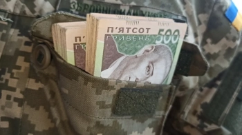 Військовий замість служби працював у львівському автосервісі: ДБР розслідує справу