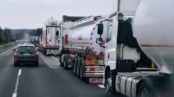 На кордоні з Польщею на в’їзд в Україну чекає майже 1300 вантажівок