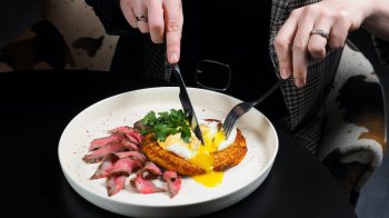 омлет із яловичиною