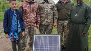 10-річний хлопчик витратив свої заощадження на портативний зарядний пристрій для ЗСУ