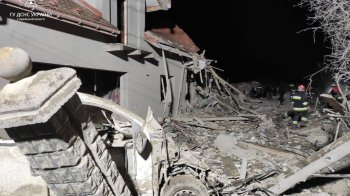 Львівські рятувальники показали наслідки ранкового ракетного обстрілу (фото)