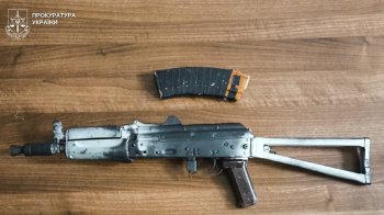 41-річний чоловік продавав бойовий автомат біля торгового центру у Львові