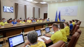 Міністри у футбольній формі: уряд оригінально привітав збірну