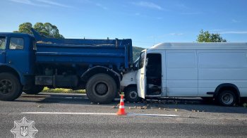 Через ДТП з потерпілими на дорозі Львів — Стрий перекрили одну смугу
