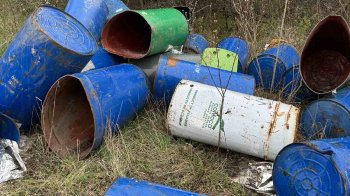 На Львівщині виявили звалище металевих бочок з невідомою речовиною