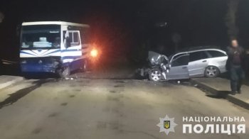 У Самборі легковик зіткнувся з автобусом