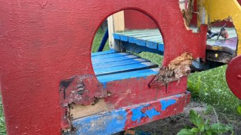 Попередні звернення не дали результату: львів’яни скаржаться на аварійний дитячий майданчик