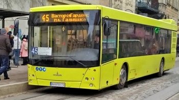 У Львові на маршрут повертається автобус №45