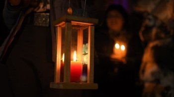 В Україну прибув Вифлеємський вогонь миру: куди він попрямує далі