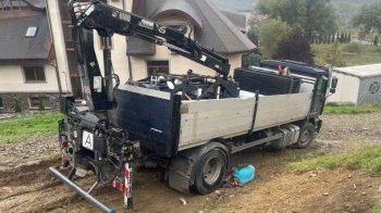 На Дрогобиччині водій вантажівки заднім ходом на смерть збив пішохода