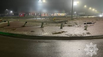 П’яний водій Peugeot протаранив «кільце» на об’їзній дорозі Львова