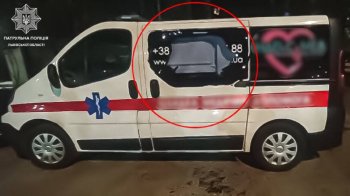 27-річний чоловік вночі вибив вікно в "швидкій" у Львові