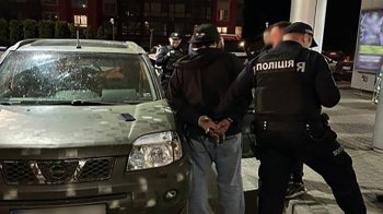 На Львівщині двоє іноземців напали на неповнолітнього зі зброєю