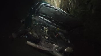 У Дрогобицькому районі сталась ДТП: водій Volkswagen в’їхав у бетонний міст