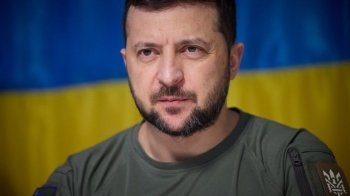 Зеленський звільнив послів у дев'яти країнах
