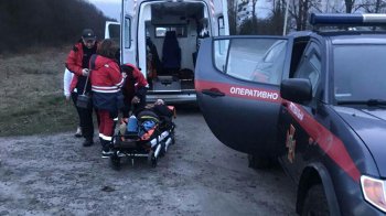 Рятувальники допомогли 43-річній жінці, яка зламала ногу в лісі поблизу Львова 
