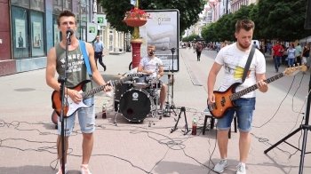 В Івано-Франківську вуличним музикантам заборонили співати російською