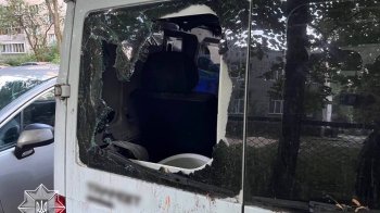 Трощив молотком автівки: у Львові затримали хулігана