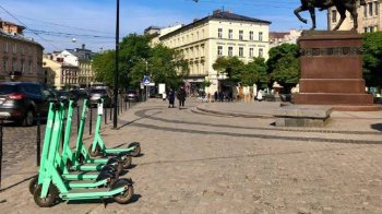 Міськрада Львова затвердила офіційні місця для паркування електросамокатів: перелік