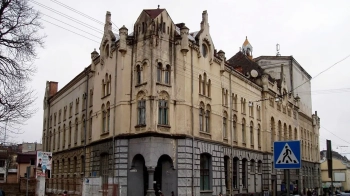 Дах театру Лесі Українки у Львові здадуть в оренду під базову станцію мобільного зв'язку