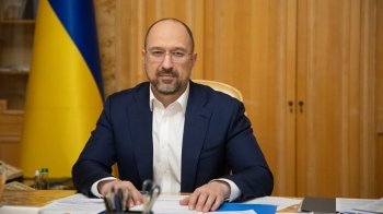 Людям в окупації та на фронті роздаватимуть продукти — Шмигаль