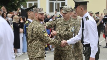 У львівському ліцеї імені Героїв Крут відбулись випускні урочистості (фото)