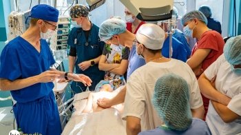 Американські кардіологи прооперують 20 дітей з серцево-судинними захворюваннями у Львові