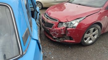 У Львові на перехресті вулиць Мазепи — Миколайчука сталась ДТП, одна постраждала (фото)