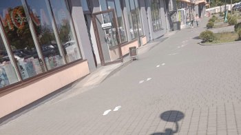 Львів’яни помітили на Стрийській білі сліди на хіднику: питають, чи вони законні