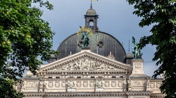 Солісти Львівської національної опери презентували проєкт українських пісень, записаних для військових