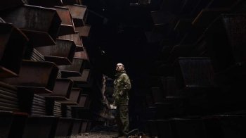 "Місце моєї смерті та мого життя": український захисник перед полоном виклав останні фото з "Азовсталі"