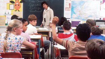 Навчання без телефонів та їдальні з терміналами: яким буде новий навчальний рік у школах Львова